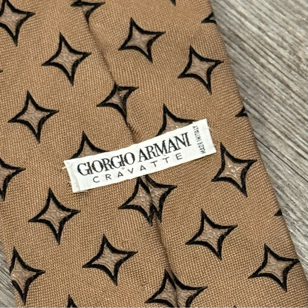 Giorgio Armani Vintage Men's Silk Tie Light Brown Camel Luxury Geometric Print